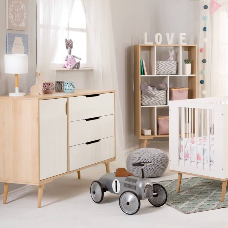 Chambre bébé Sofie blanche et hêtre scandinave