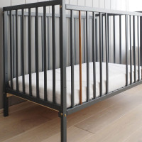 Lit bébé Stardust Cot anthracite 120x60 en bois